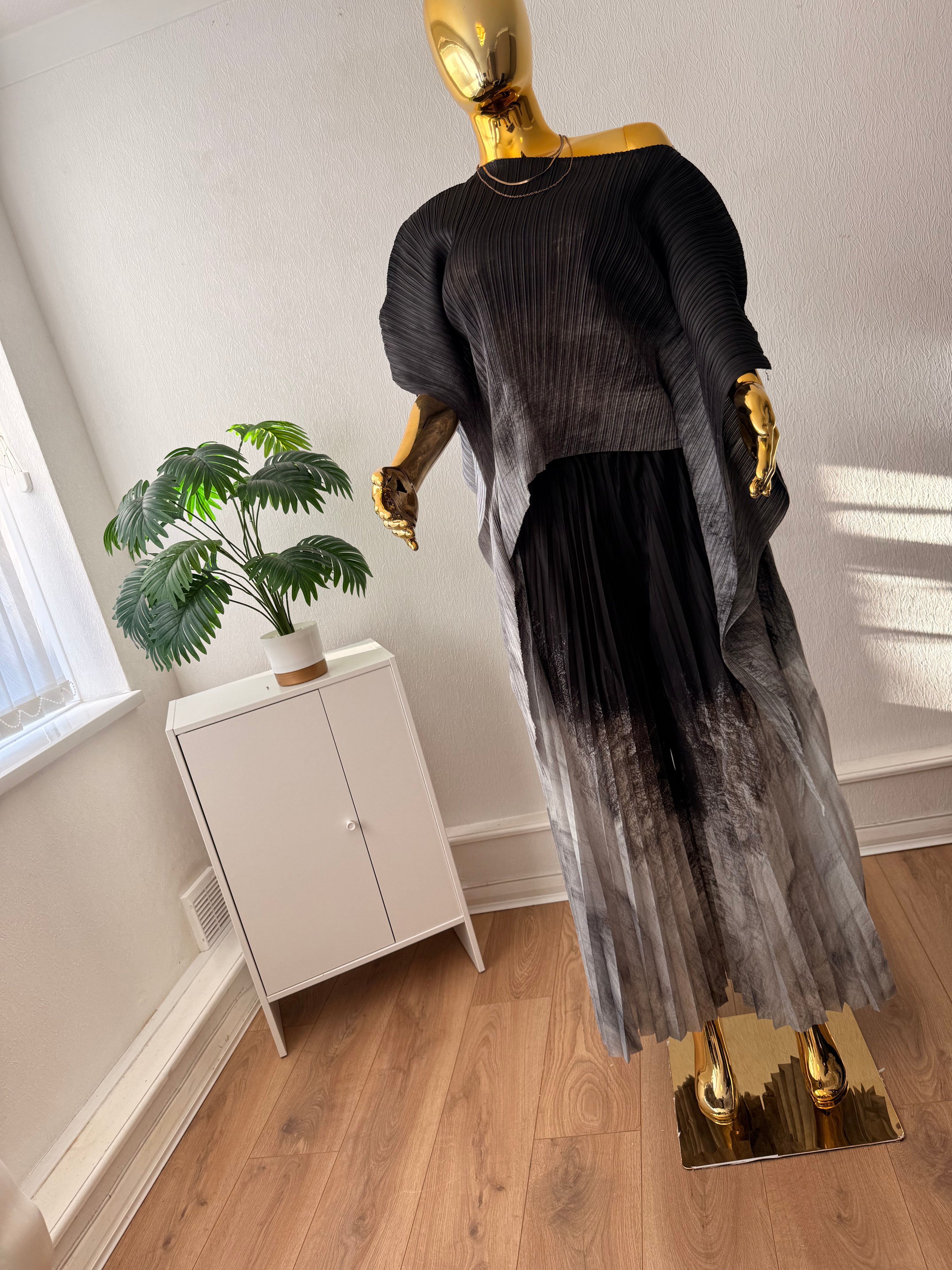 Elegant Ombre Pleated Two-Piece Set |Modest Black & Grey Outfit | Sleek_CollectionsUK